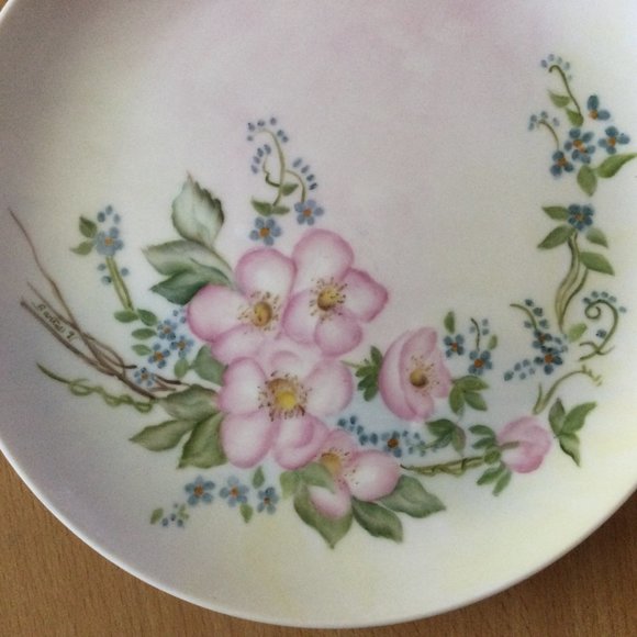 vintage hand painted porcelain plate pink flowers signed - Picture 3 of 5